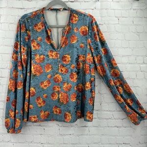 Charlie O Top for fall. Faux crushed velvet look. 95% polyester 5% Spandex